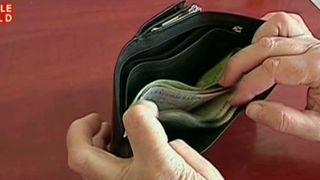 Oltenii au sarbatorit ziua mondiala a salariului minim pe economie! Au fost la carciuma si au cheltuit toti banii acolo!