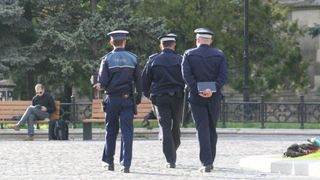 Politistii ameninta cu proteste pentru ca nu au primit cresterea salariala promisa!