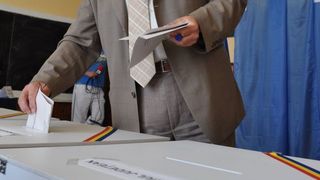 Ce tare! Stra-straneportul lui Badea Cartan a ajuns Primar intr-o comuna din Romania!