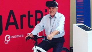 Mircea Diaconu promoveaza mostenirea culturala europeana cu ajutorul unei biciclete stationare