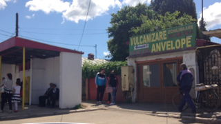 Uite cum arata acum "statia mortii" din Braila! Acum 2 luni, un sofer a spulberat cu masina 5 oameni care asteptau autobuzul!