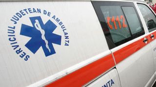 Accident grav la iesirea din localitatea suceveana Milisauti. Noua persoane au ajuns la spital, dupa ce doua autoturisme s-au ciocnit