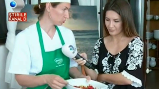 Delicii pescaresti la malul marii! Turistii s-au bucurat de midii si fructe de mare la cherhanalele de pe litoral!