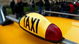 Un taximetrist a fost amendat dupa ce a facut un denunt fals la 112! A declarat ca a fost jefuit ca sa justifice banii pierduti la cazino!