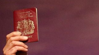 Tot mai multi britanicii doresc sa devina cetateni irlandezi! De ce fac asta! Explicatia e interesanta!