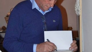 Ivan Patzaichin si-a renovat restaurantul de la Tulcea! A facut terasa, iar mesele le-a legat cu lant si lacat!