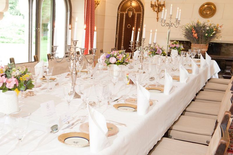 Asa arata masa protocolara