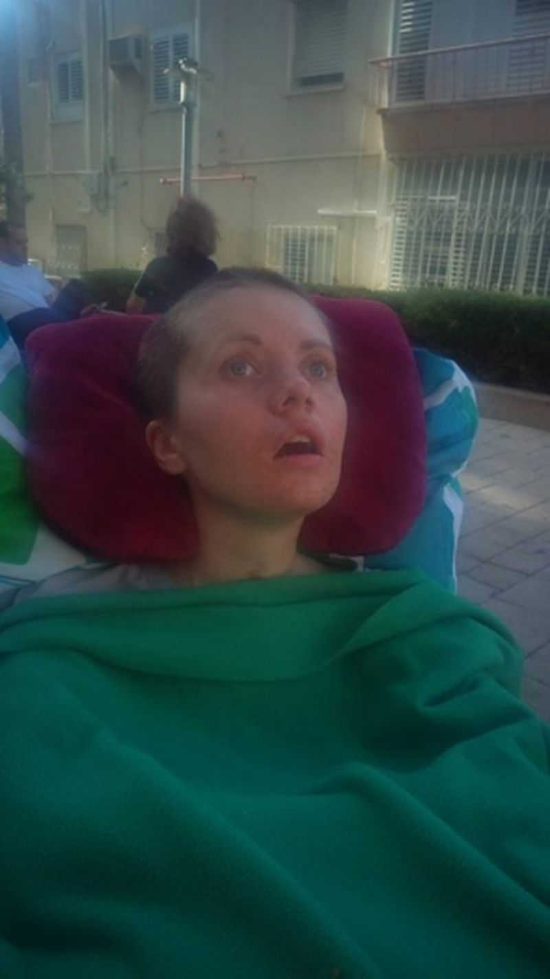 Asa arata Iulia acum. Tanara este intr-o clinica in Israel