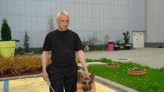 El este Jake, cainele politist din Arad care este scos la casat dupa 11 ani! Politia il vinde cu 200 de lei!