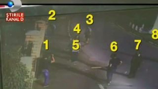 Scandal monstru intre doua familii din Olt. Pana la bataie n-a mai fost decat un pas. S-a ajuns la o lupta cu bate si pietre. Totul a fost surprins de camerele de supraveghere