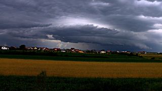 Imagini apocaliptice realizate de un fotograf profesionist cu cerul din Timisoara in timpul furtunilor