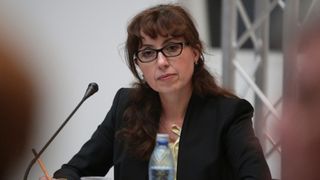 Ministrul din cabinetul Ciolos, care se iubeste cu un comandor american! Cristina Pasca Palmer sta acum la Bucuresti, iar sotul ei lucreaza pentru NATO, in Belgia