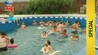 Cine spune ca doar la mare poti obtine un bronz perfect? Cei cu bani mai putini, dar cu chef de distractie au gasit apa si soare in alte zone ale tarii, la jumatate de pret. Iata unde va puteti relaxa