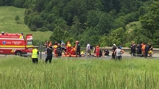 Marturii terifiante din autocarul "mortii"! Tinerii raniti in accidentul de vineri de la Brasov au ajuns acasa si povestesc ce au simtit si ce au vazut