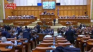 Parlamentarii si-au asigurat linistea. Nu mai pot fi acuzati de conflict de interese daca isi angajeaza rudele