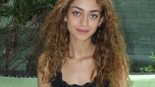 Poveste emotionanta. Perla Scripcaru, tanara de etnie roma care a fost acceptata la 5 univesitati din Marea Britanie