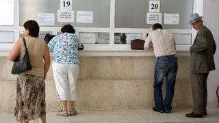 Romania, tara tuturor posibilitatilor. S-a dus la ghiseu la ANAF, iar inspectorul i-a spus ca nu seamana cu cel din buletin. Povestea a devenit virala