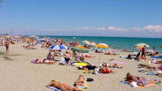 Aveti grija cat si cum stati la soare! O simpla arsura poate duce la cancer de piele. La ce trebuie sa fiti atenti