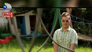 Sufera de o boala extrem de grea, insa vrea sa fie sprijinul mamei sale adoptive. Tanarul din Iasi care a invatat ce inseamna supravietuirea ofera o impresionanta lectie de viata