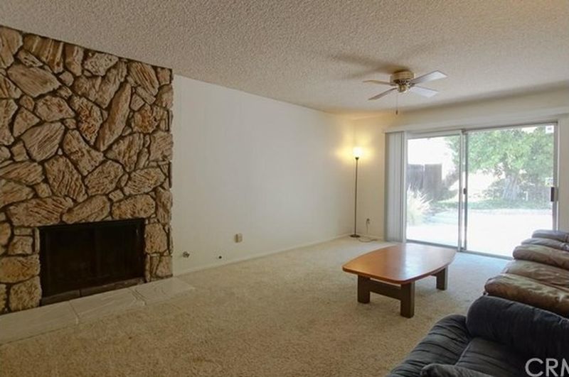 Sufrageria noii locuinte a familiei Dragotescu este spatioasa si luminoasa