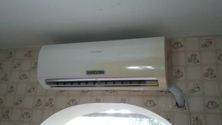 Vanzarile la aparatele de aer conditionat au explodat. Clientii au insa probleme la instalare