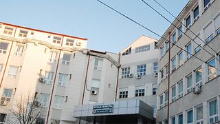 Vaslui: Un bărbat a murit dupa ce s-a aruncat intr-un tir, in fata spitalului din Husi