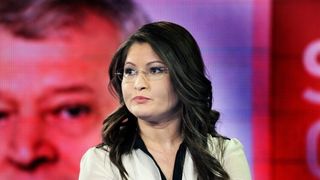 Oana Stancu are un salariu lunar de 6.700 de euro! Deputatul Daniel Zamfir, sotul vedetei TV, castiga doar 1.000 si are datorii de 257.000 de euro!