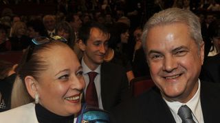 Adrian Nastase si sotia sa, Daniela, au donat diverse piese muzeului