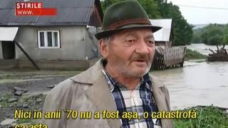 Imagini cutremuratoare. Inundatiile au facut prapad in toata tara. Pompierii au evacuat pe brate sinistratii, iar la un spital din Timisoara tavanul s-a prabusit