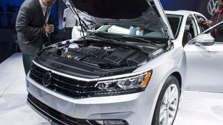 Volkswagen plateste contravaloarea masinilor clientilor inselati din America, plus daune de pana la 10000 de dolari. Europenii nu primesc nimic