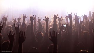 SCANDAL la Constanta. O profesoara a facut o petitie sa interzica muzica rock, elevii au facut alta si au cerut eutanasierea profesoarei