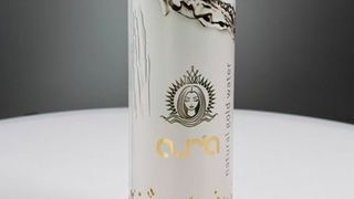 Cea mai scumpa apa plata imbuteliata in Romania costa 25 de euro