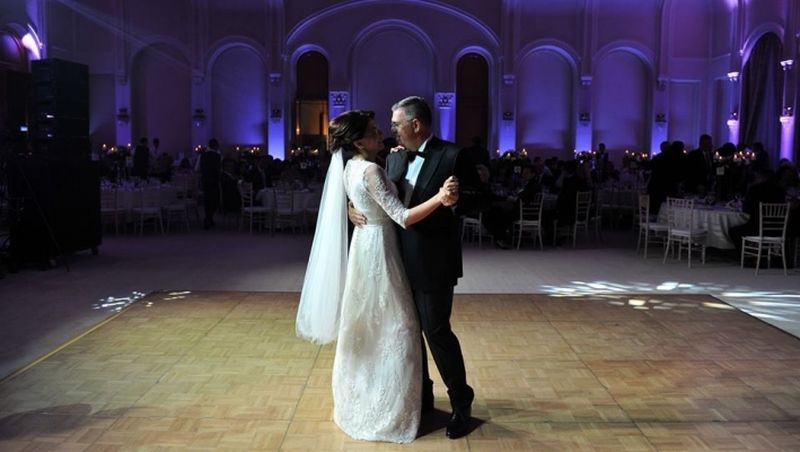 Un vals al miresei foarte profitabil