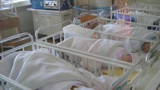 Se modifica modul de inregistrare a nasterii copilului. Parintii vor avea 30 de zile la dispozitie pentru a finaliza demersurile, fata de 15 zile cat era pana acum