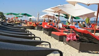 Vreti sa mergeti la mare, dar sa ramaneti si cu bani in buzunar? Iata ce trebuie sa faceti pentru a avea un sejur ieftin, dar relaxant