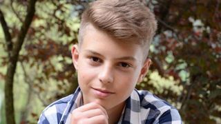 Exemplul viu ca unde e munca e si succes. Locuieste intr-un sat si provine dintr-o clasa de invatamant simultan. Un pusti de 14 ani a obtinut media 9.90 la Evaluarea Nationala