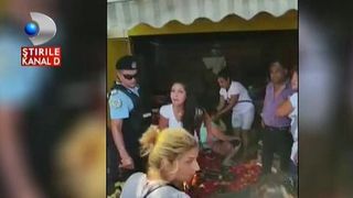 Un nou scandal &icirc;ntre comercianţi şi poliţia locală zguduie Constanţa. S-a lăsat cu leşinuri, lăzi &icirc;ntregi de fructe distruse şi multe huiduieli