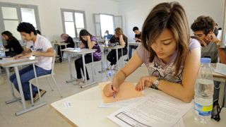 BAC 2016. Peste 7.000 de absolventi de liceu sustin proba scrisa la limba si literatura materna