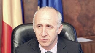 "Trenul este un lux şi oamenii plătesc mai mult că să îl aibă", a declarat ministrul transporturilor, Dan Costescu