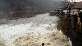28 de localităţi din Valcea, afectate de inundaţii, vor primi 39 milioane lei pentru refacerea infrastructurii afectate de viituri
