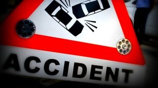 Accident grav la iesirea din Orsova. Cinci persoane, ranite grav dupa ce trei masini s-au izbit puternic