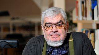 Neghiobii si t&acirc;mpii ajung sa constituie &bdquo;elita&rdquo; tarii. Plesu: In ce tara din lume ajunge viceprimar al capitalei un exhibitionist celebru pentru &bdquo;inflamatia&rdquo; sa erotica?&ldquo;