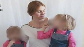 O mama isi striga disperarea. Nu si-a mai vazut fetitele gemene de aproape un an de zile! Tatal micutelor refuza s-o mai lase sa le stranga in brate