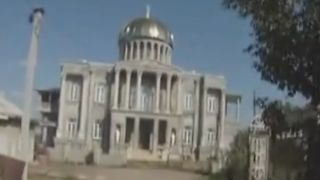 Tiganii din Soroca au ridicat o replica a celebrului Taj Mahal