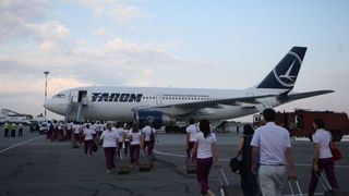 MAE: Un al doilea grup de 108 romani a ajuns in tara de la Istanbul cu o cursa Tarom