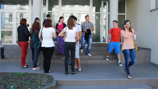 S-au dus sa se inscrie la ASE ca "sa faca o facultate": "Nu ni se potriveste, dar sa terminam si noi ceva!"