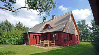 Cat te costa sa te muti la tara, la o ora departare de oras. O casa si un teren cu gradina costa cat o garsoniera in Bucuresti