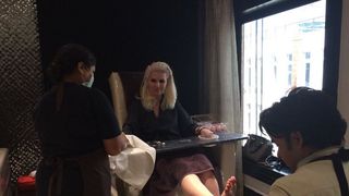 Blonda duce o viata de miliardar