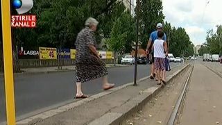 Mii de oameni sunt in pericol atunci cand asteapta tramvaiul! Situatia pare trasa la indigo in toate marile orase din Romania