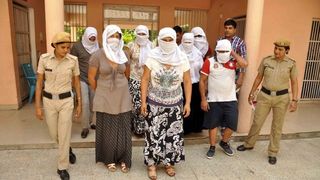 Sapte romani acuzati de furt au fost arestati in India